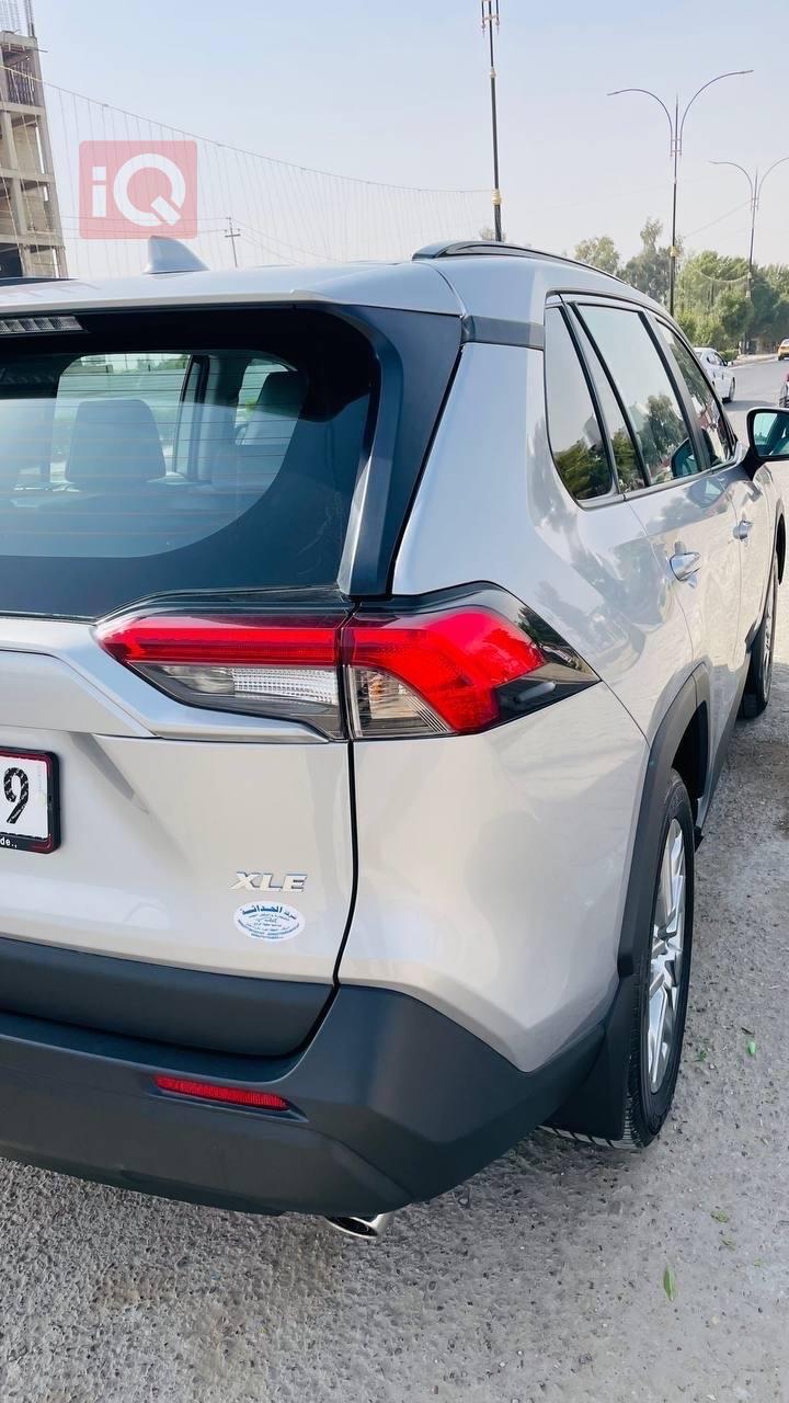 تۆیۆتا ڕاڤ 4